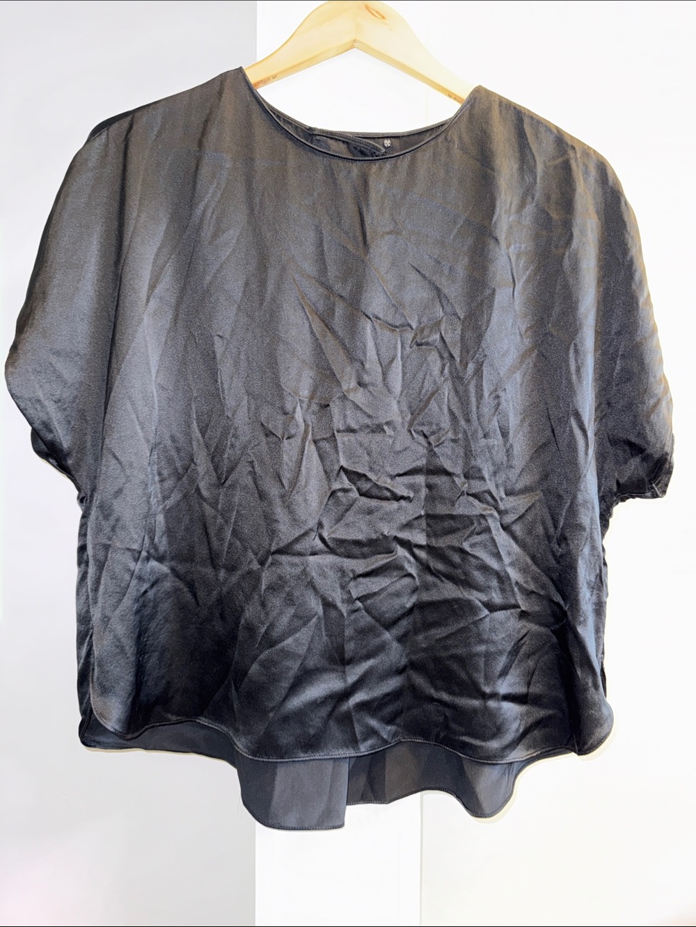 Banana Republic Black Short-Sleeve Relaxed Blouse - 100% Silk - M